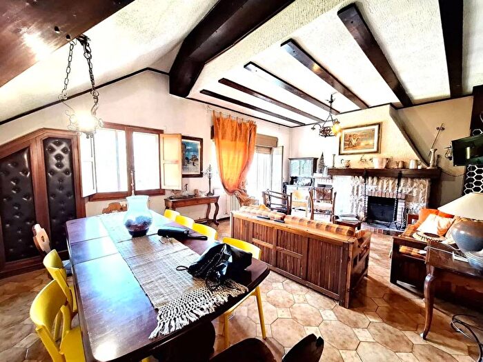 Appartamento quadrilocale in affitto in Via Dei Villini SNC, Centro, Roccaraso