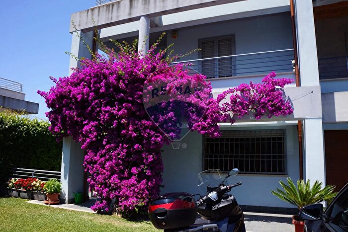 Casa con 5 locali in vendita in Via Nettunense, Anzio