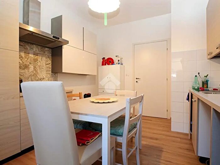 Appartamento con 5 locali in vendita in Via Nazionale, Villar Perosa