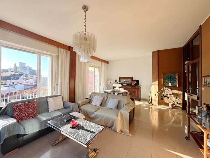 Appartamento con 7 locali in vendita in Lerici