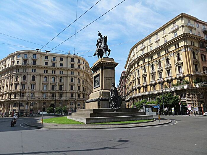 Appartamento bilocale in affitto in Piazza Giovanni Bovio, Centro Storico, Napoli