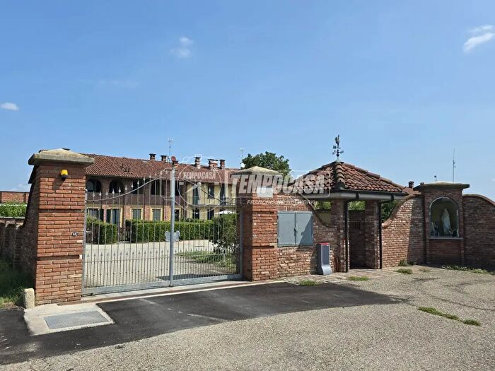 Casa quadrilocale in vendita in Via Streppe, Carmagnola