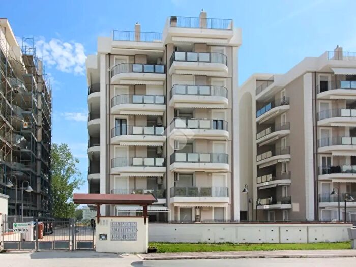 Appartamento bilocale in vendita in Via Ercole Falò, Alba Adriatica