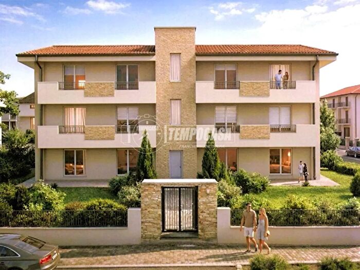 Appartamento trilocale in vendita in Via Vincenzo Monti, Arluno