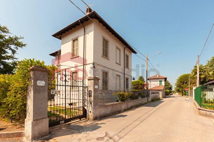 Case in Vendita e in Affitto - 2