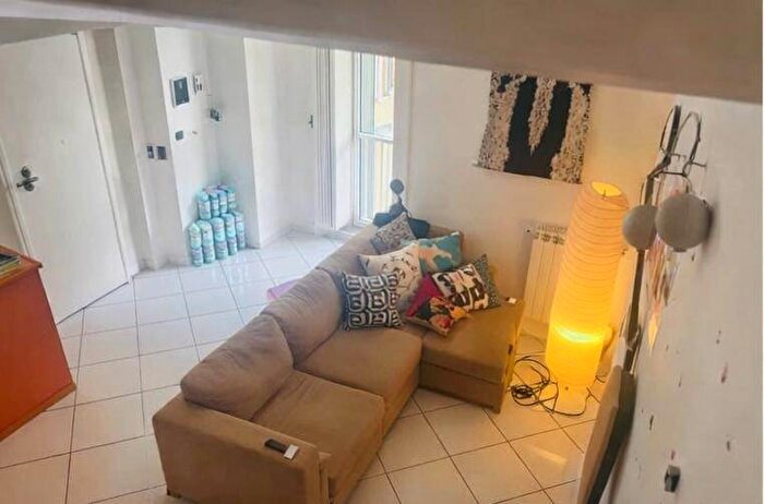 Appartamento bilocale in affitto in Via della Cavallerizza, Chiaia, Napoli