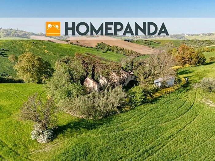 Casa con 11 locali in vendita in Via Cavallara, Mondavio