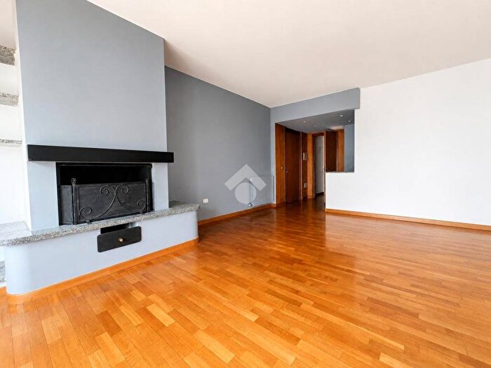 Appartamento quadrilocale in affitto in Via Gianoli Giuseppe, Centro, Sondrio