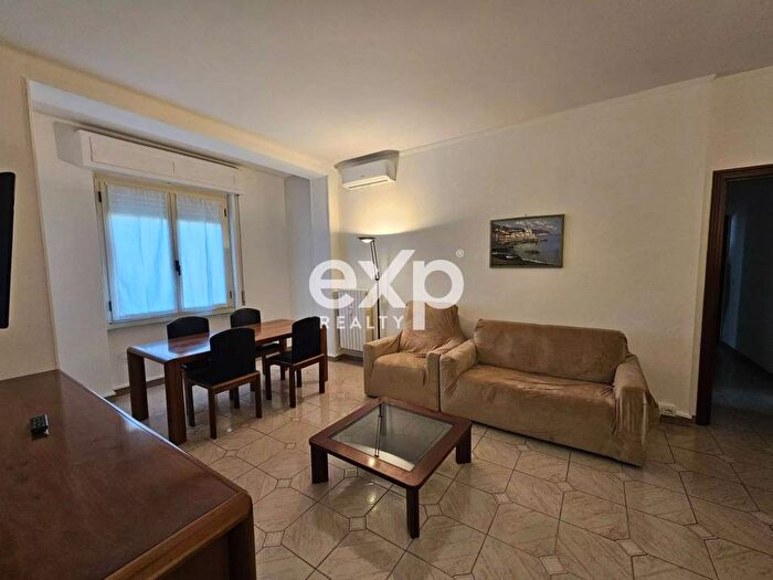 Appartamento trilocale in affitto in Via Carlo Dolci, San Siro, Milano