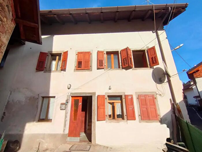 Casa con 6 locali in vendita in Via Jacopo Linussio, Paularo