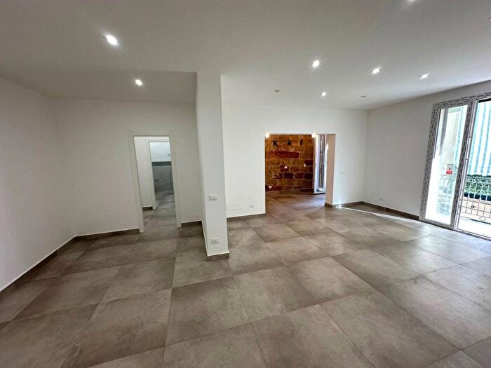 Appartamento trilocale in affitto in Via Angiò, Centro, Bagheria