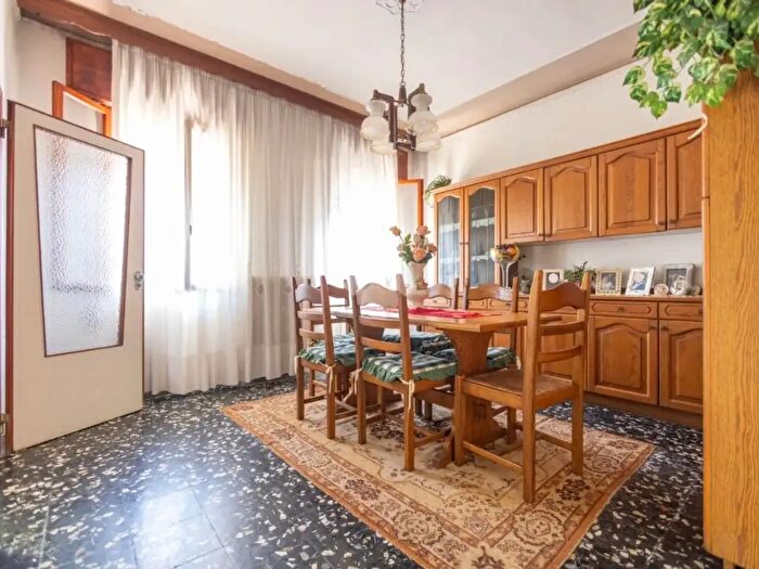 Casa con 5 locali in vendita in Mira