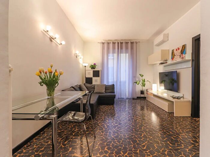 Appartamento trilocale in vendita in Via delle Lame, Bologna