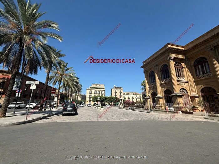 Appartamento bilocale in vendita in Piazza Casa Professa Albergheria I Circoscrizione Palermo Sicilia Italia, Palermo