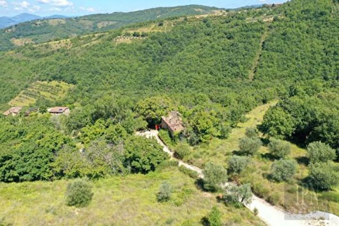 Casa con 6 locali in vendita in Perugia