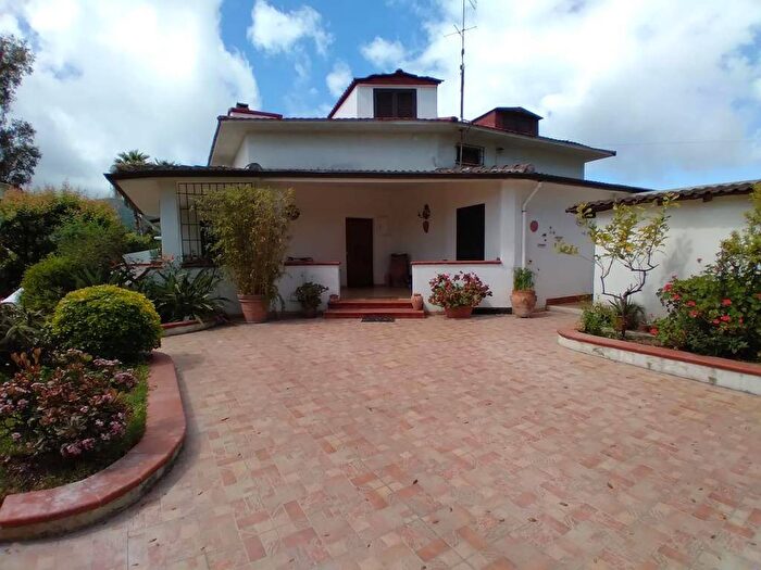 Casa con 5 locali in affitto in Via Ovoli, Centro, San Felice Circeo