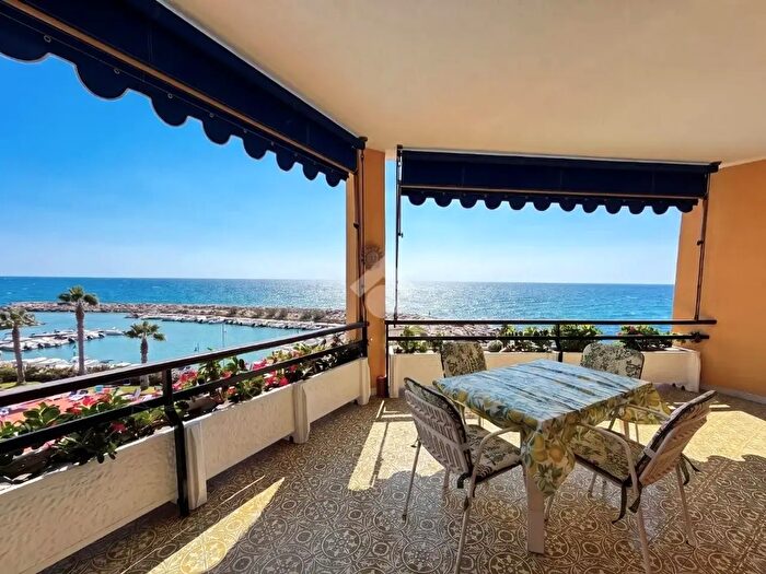 Appartamento con 5 locali in vendita in Via della Chiesa, San Lorenzo Al Mare