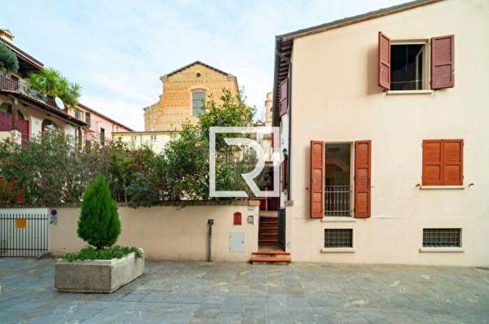 Casa quadrilocale in vendita in Pier Maria Caporali, Cesena