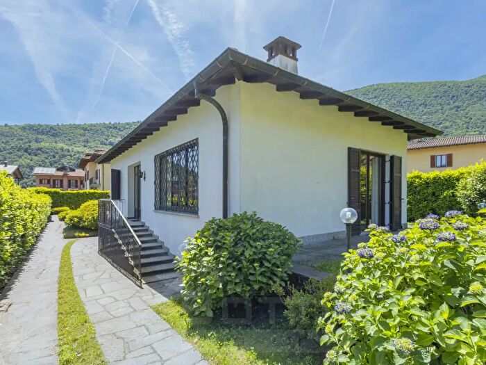 Casa quadrilocale in vendita in Via alla Piana, Cannobio