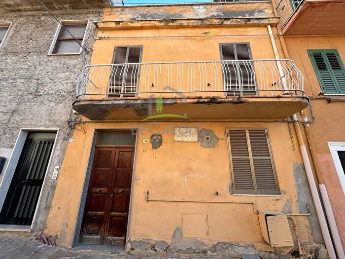 Casa con 6 locali in vendita in Piazza Castello, Monsampolo Del Tronto