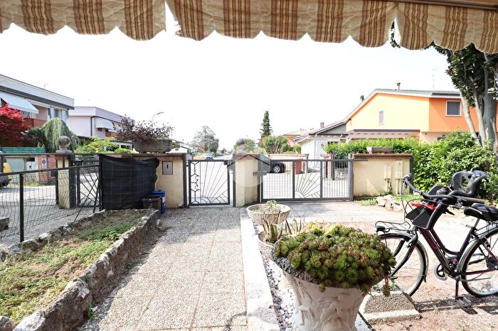 Appartamento bilocale in vendita in Piazzale della Resistenza, Roncoferraro