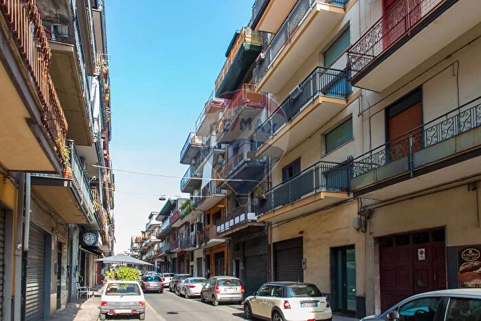 Appartamento con 8 locali in vendita in Giovanni Boccaccio, Paterno