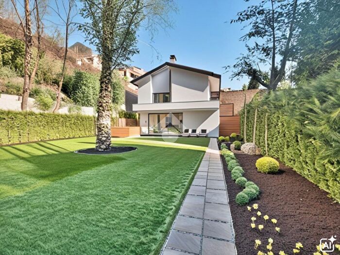 Casa quadrilocale in vendita in Via San Simeone, Montefiore Conca