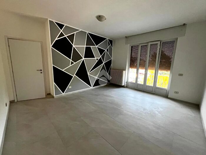 Appartamento trilocale in vendita in Via S Michele del Carso, Varese