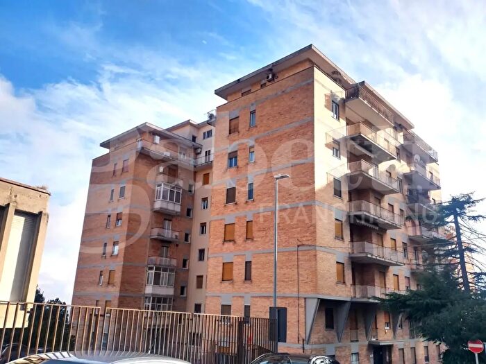 Appartamento trilocale in vendita in Via Martiri Lancianesi, Chieti