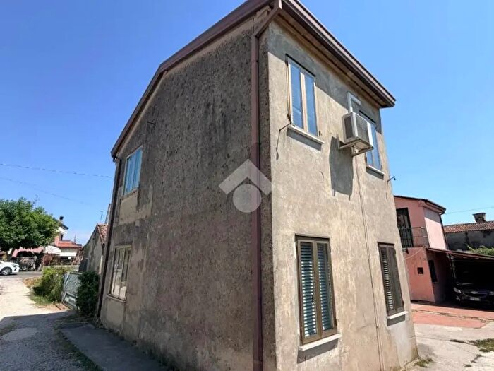 Casa trilocale in vendita in Via Borgo Botteghe, Piove Di Sacco