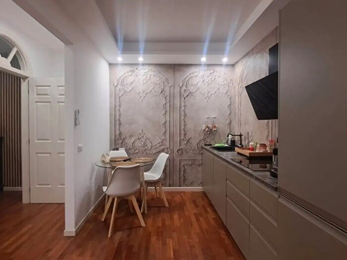 Appartamento quadrilocale in vendita in Via Orto del Re, Catania