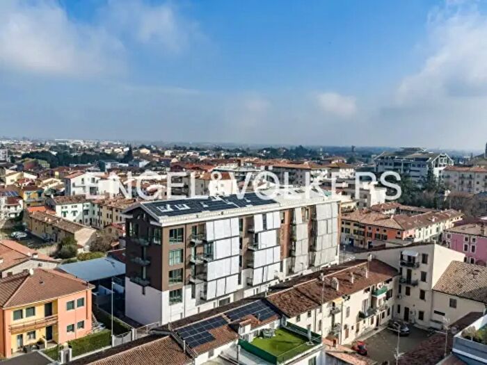 Appartamento quadrilocale in vendita in Via della Pace, Villafranca Di Verona