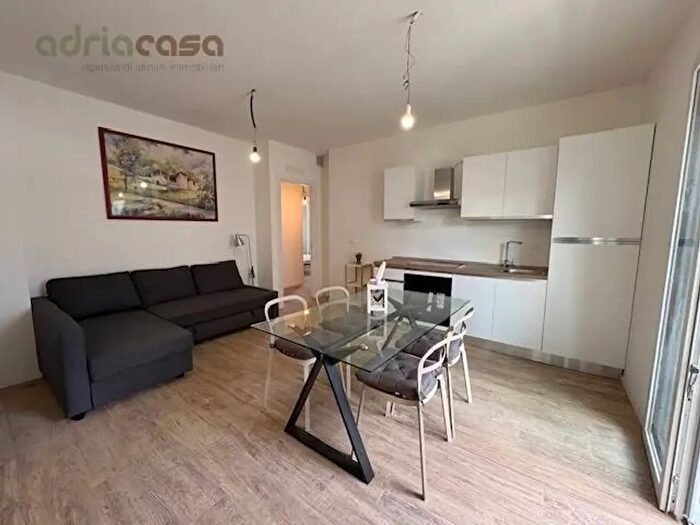 Appartamento trilocale in vendita in Viale dei Mille, Riccione