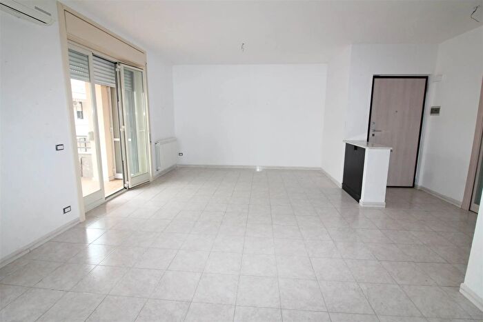 Appartamento quadrilocale in vendita in Via Terracina, Lentini