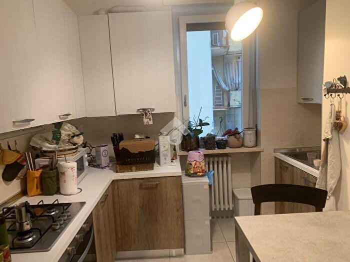 Appartamento trilocale in affitto in Via valdonega, Valdonega, Verona