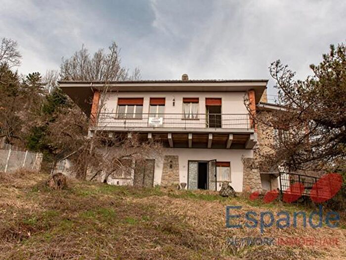 Casa con 6 locali in vendita in Gaggio Montano