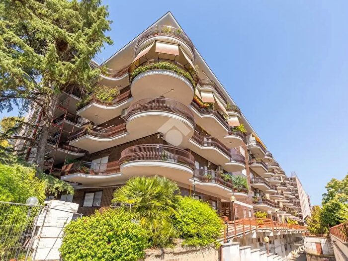 Appartamento bilocale in vendita in Appartamento Via di Torre Rossa, Roma