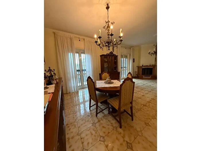 Casa quadrilocale in vendita in Via Montagna Spaccata, Napoli