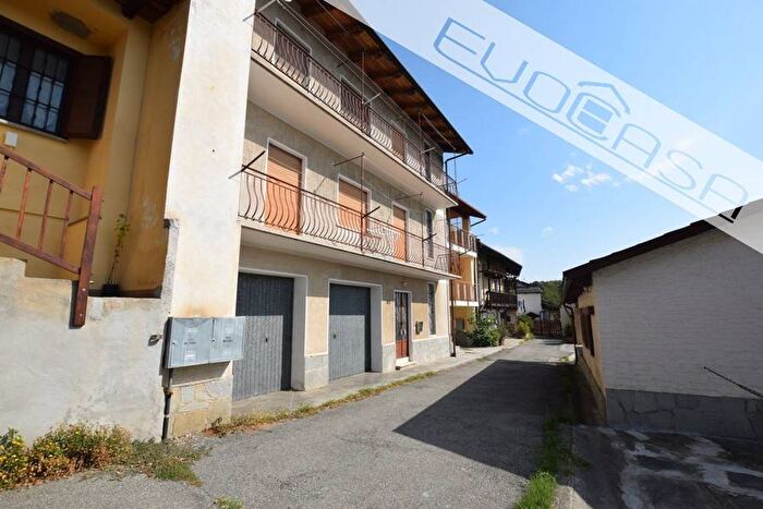 Casa con 6 locali in vendita in Via Collaretto, Prarostino