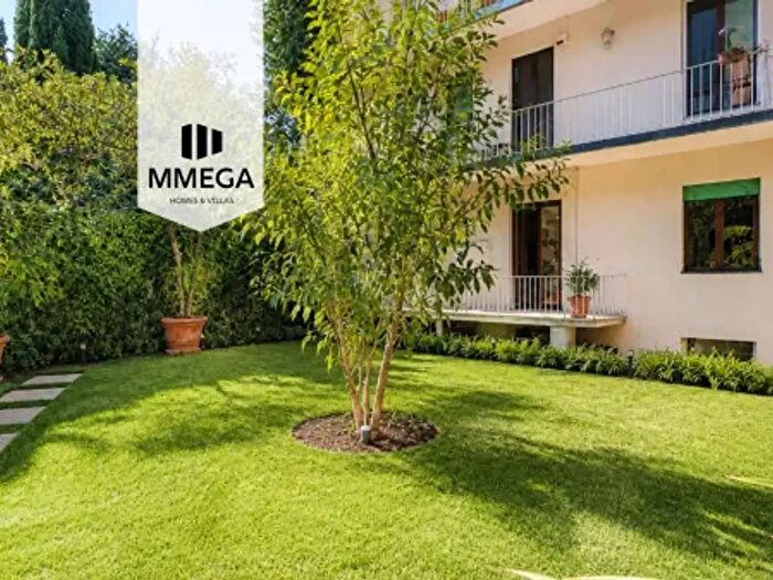 Appartamento con 6 locali in vendita in Lungarno Amerigo Vespucci, Firenze