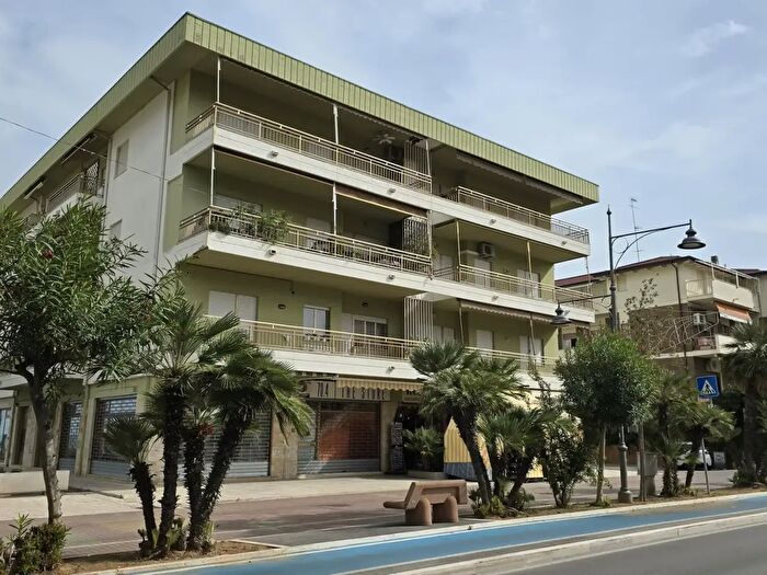 Appartamento quadrilocale in vendita in Via Giuseppe Garibaldi, Silvi