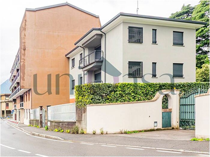 Appartamento bilocale in affitto in Via Don Giuseppe Pozzi, Castello, Lecco