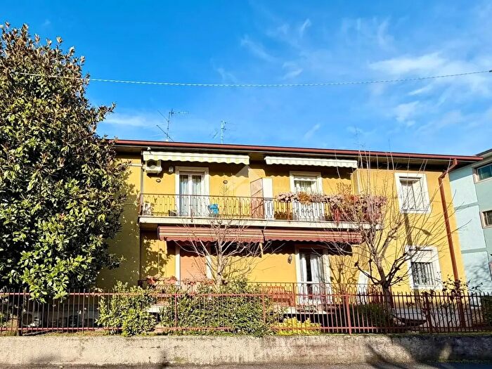 Appartamento trilocale in vendita in Via Arimanno, Brescia