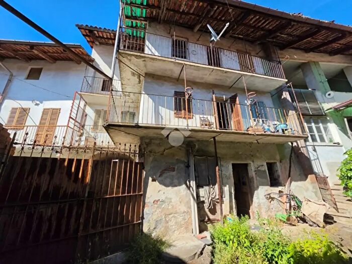 Casa con 8 locali in vendita in Via Givonetti, Zimone