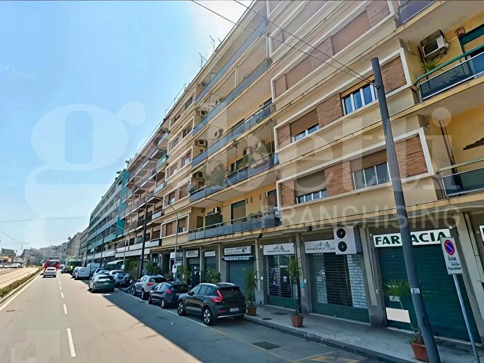 Appartamento quadrilocale in vendita in Viale della Libertà, Messina