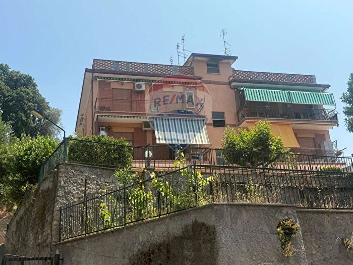 Appartamento trilocale in vendita in Via Giuseppe Maria Terreni, Roma