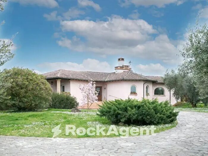 Casa con 6 locali in vendita in Via Valle del Muraglione, Canale Monterano