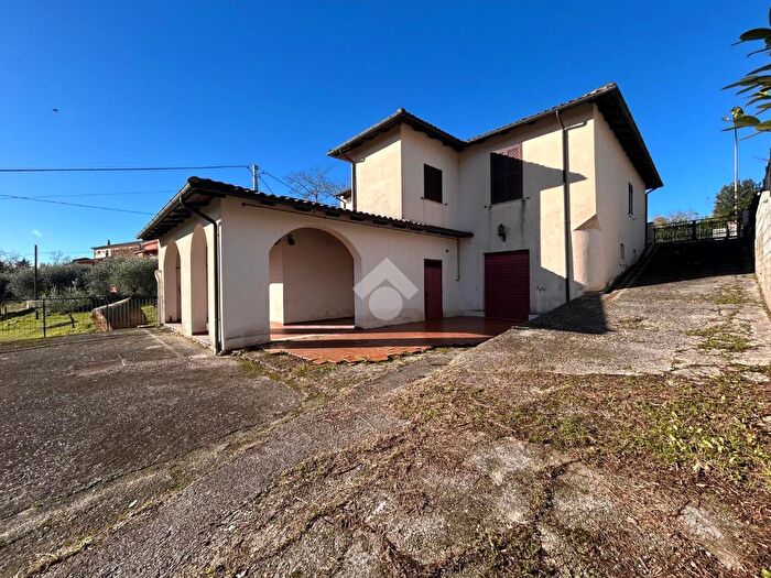 Casa con 6 locali in vendita in Via Le Caselle, Settefrati