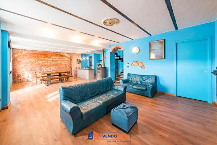 Casa con 6 locali in vendita in Bra