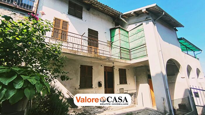 Casa con 5 locali in vendita in Strevi